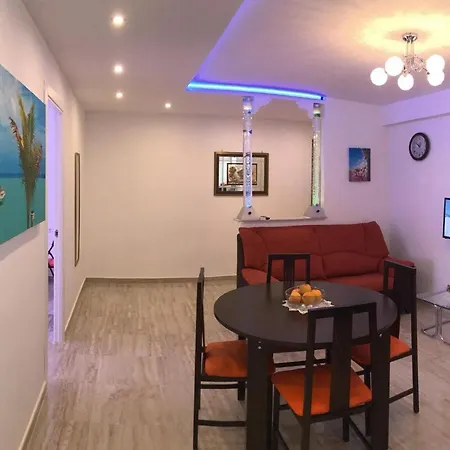Bella Vista Apartment *
